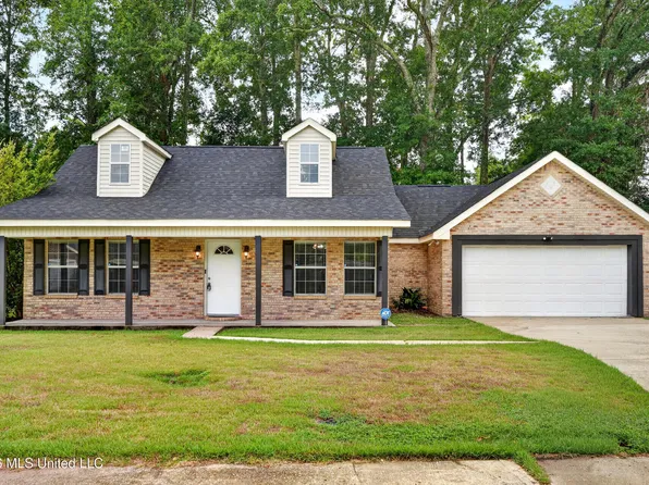 102 Maria St, Poplarville, MS 39470