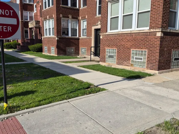 1142 E 67th St APT 1, Chicago, IL 60637