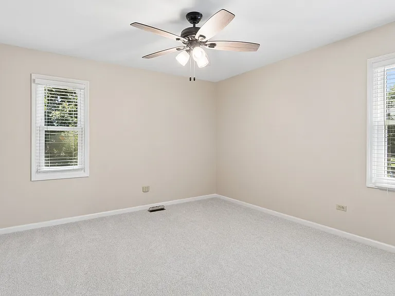2408 Newport Dr — Photo 9