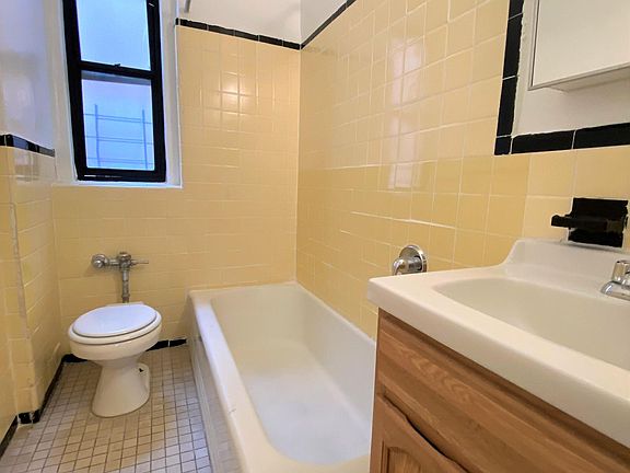 5th image of 1212 College Ave