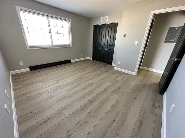 Breckenridge Rockford Apartments — Photo 27