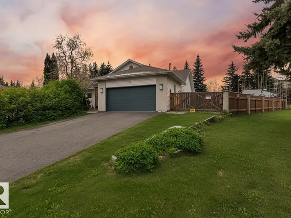 101 Westridge Rd NW, Edmonton, AB T5T 1B5
