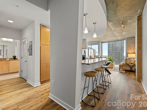 3rd image of 210 Church St Unit 1810