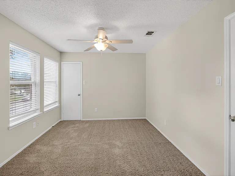 4022 Cedar Elm Ln — Photo 14