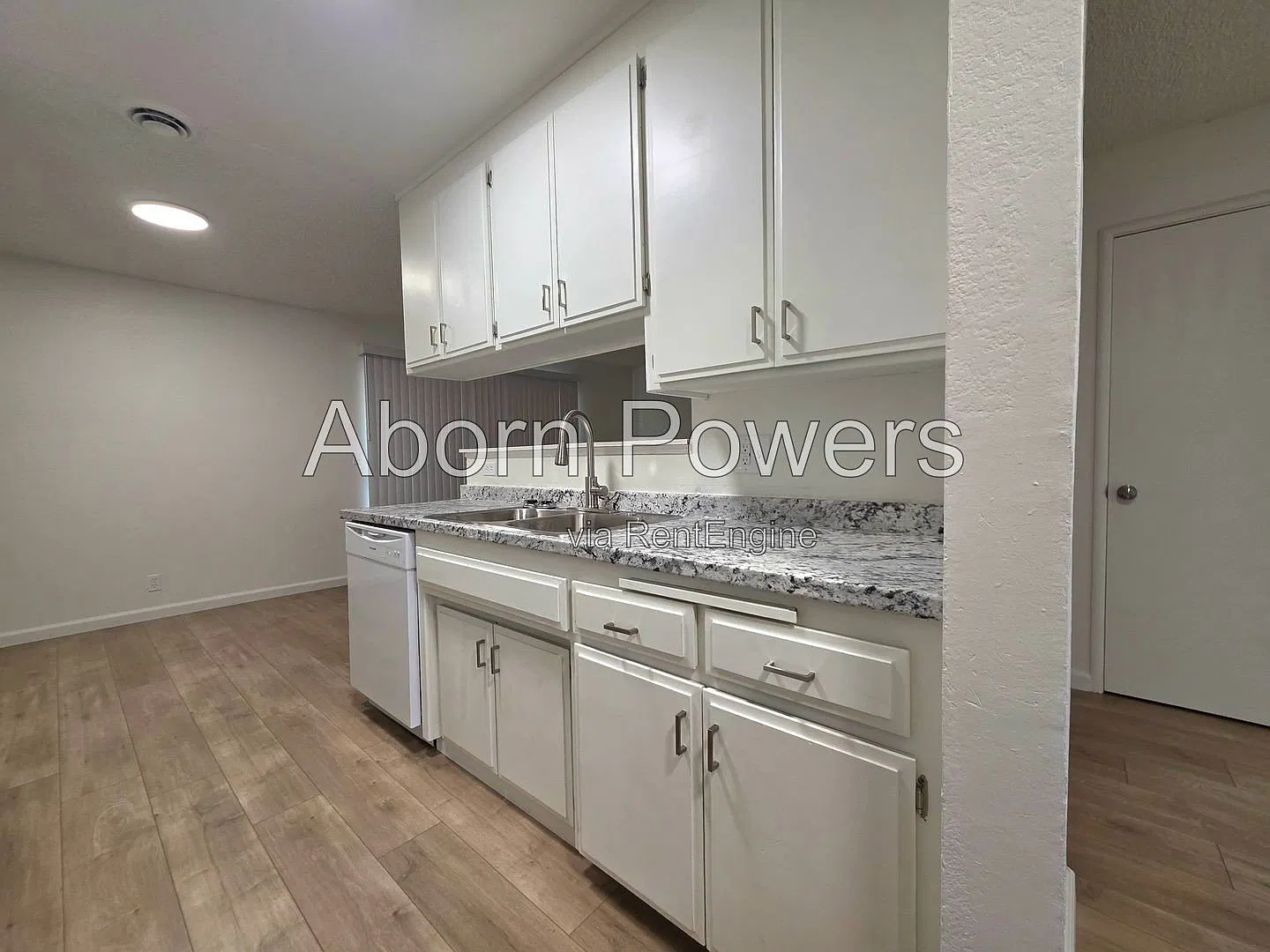 2 bed, 1.0 bath, $1,500 — Photo 2