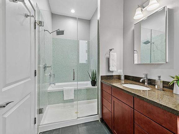 5th image of 2065 N Kedzie Ave #217