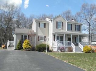 20 Moss Ln, Coventry, RI 02816