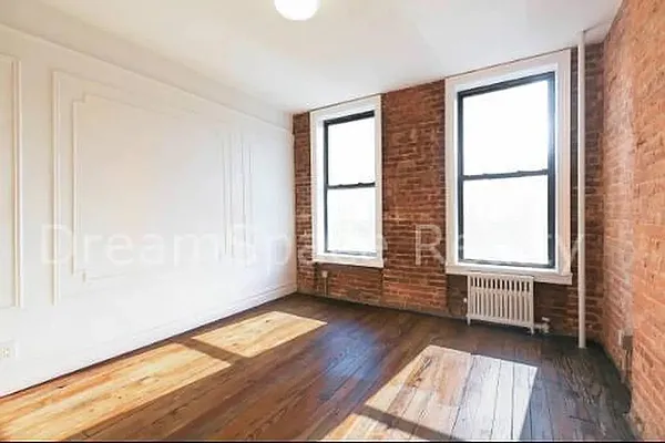 Rented by Dream Space Realty | media 7