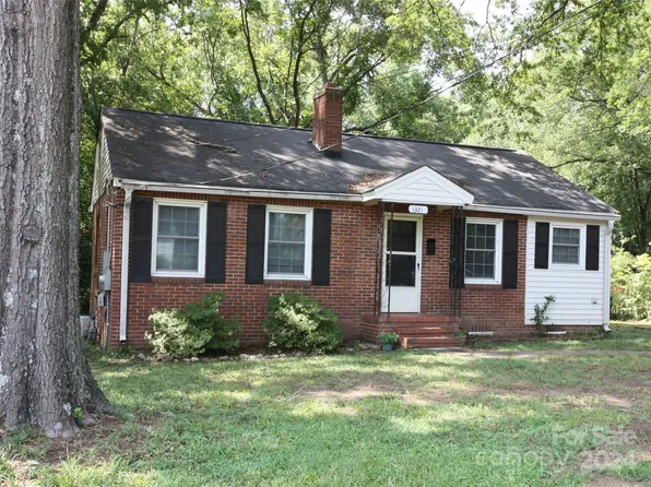 1321 Richland Dr, Charlotte, NC 28211