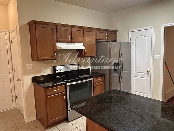 4th image of 9326 S Fairmont Cir