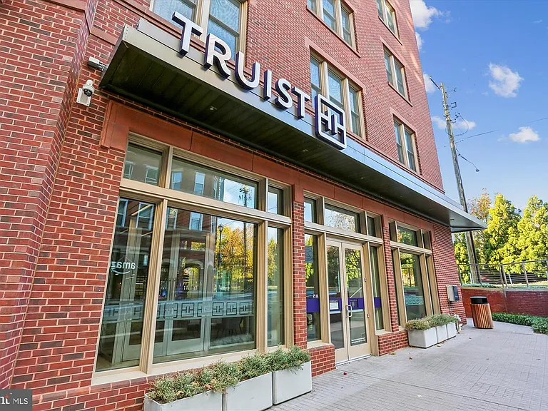 8101 Connecticut Ave S #307 — Photo 32