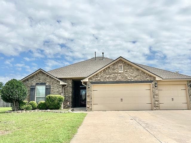 1st image of 5060 NE Viking Ln