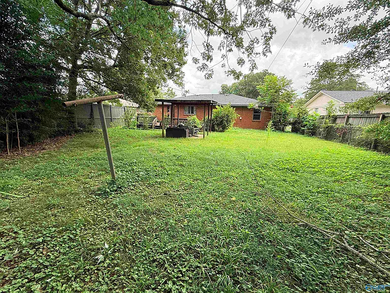 1908 Stevens Dr NE — Photo 26