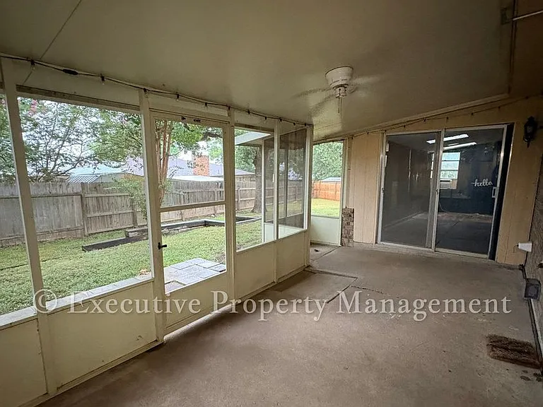 410 Jeffrey Ln — Photo 47