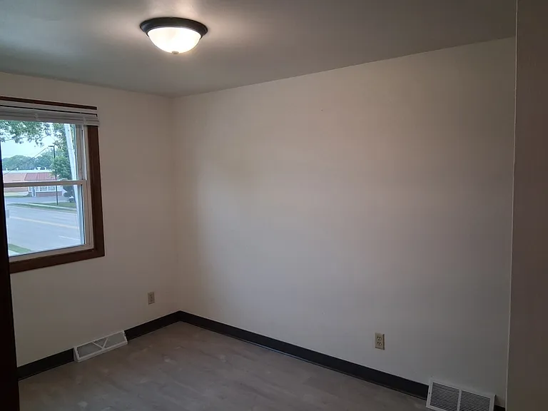 431-433 Michigan Ave #433 — Photo 7