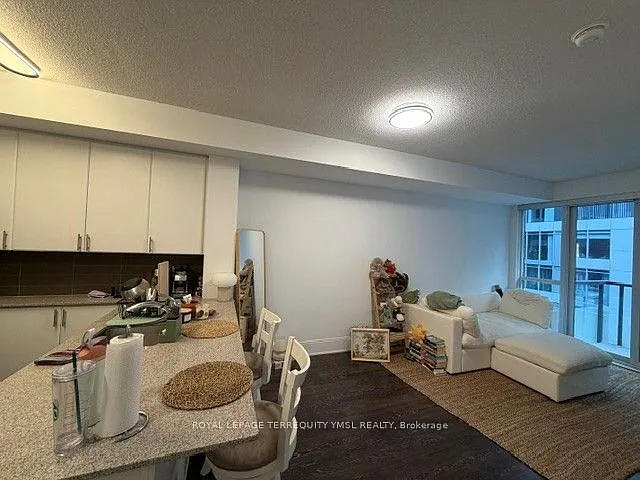 560 Front St W #806 — Photo 16