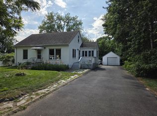2359 Victoria St N, Roseville, MN 55113