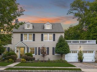 57 Parkview Dr, Bloomfield, NJ 07003