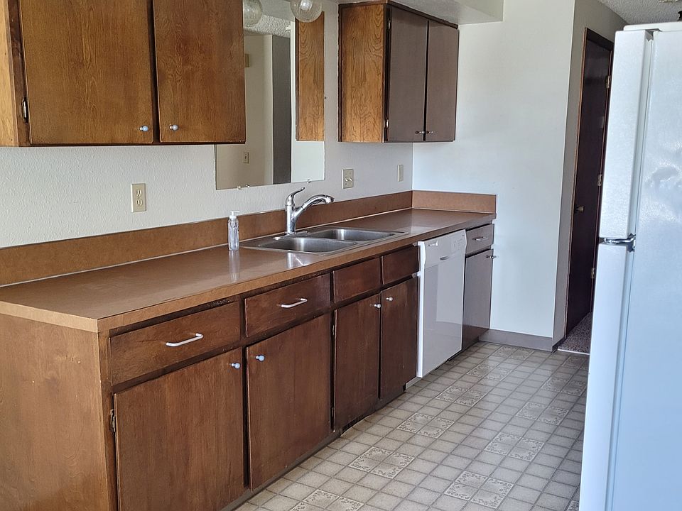 Kitchen with dishwasher