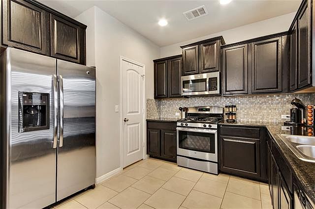 1st image of 200 Kingfisher Ln
