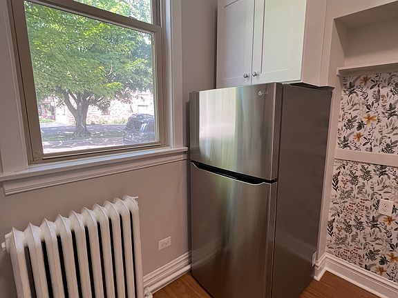 4th image of 132 Circle Ave APT 1