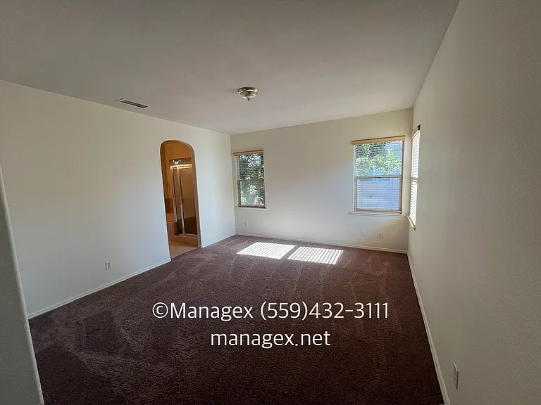 737 W Siena Ln — Photo 13