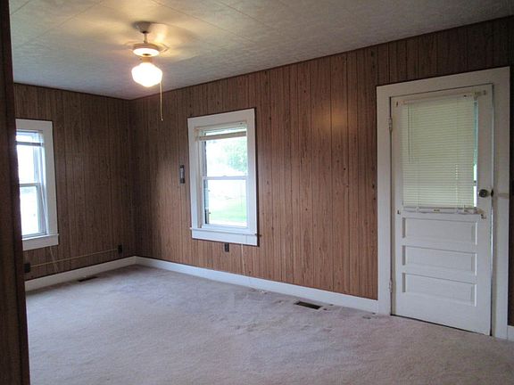2nd image of 480 Anderson St