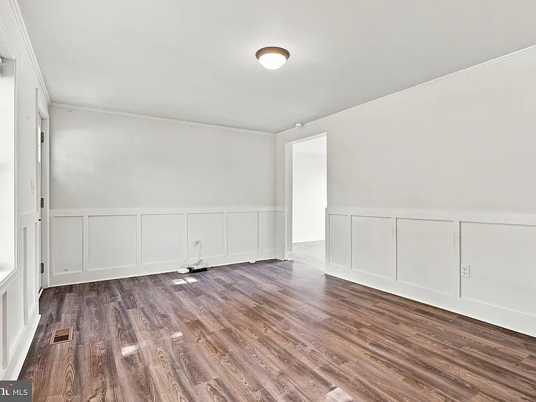 306 Fegan Rd — Photo 24