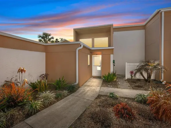 1051 S Highland St Unit A, Mount Dora, FL 32757