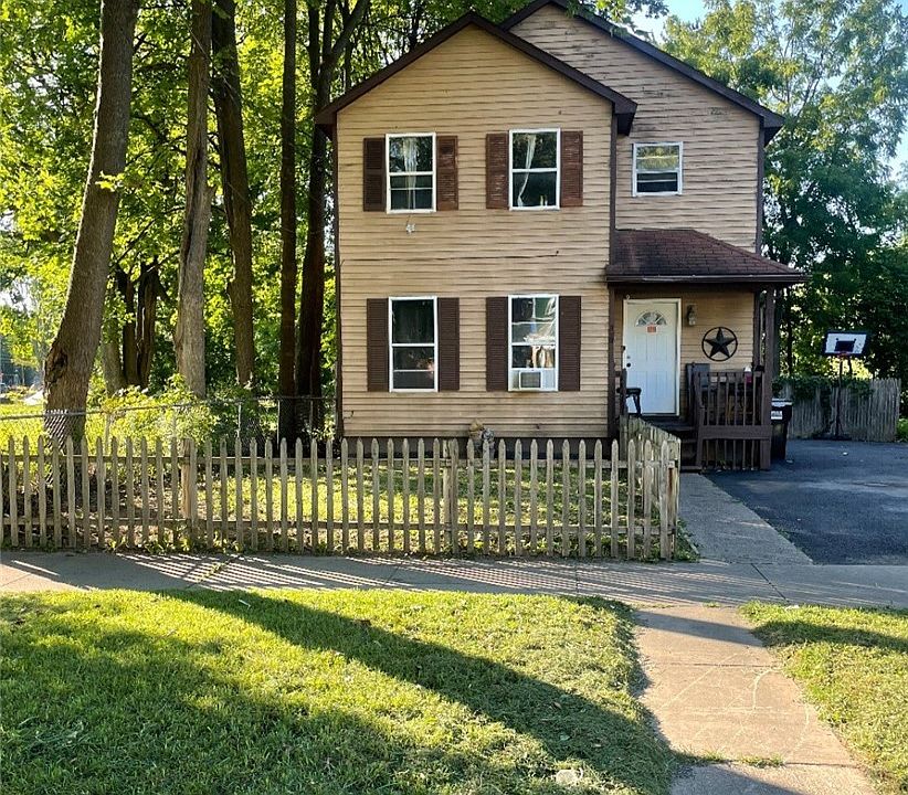 1st image of 320 Kellogg St