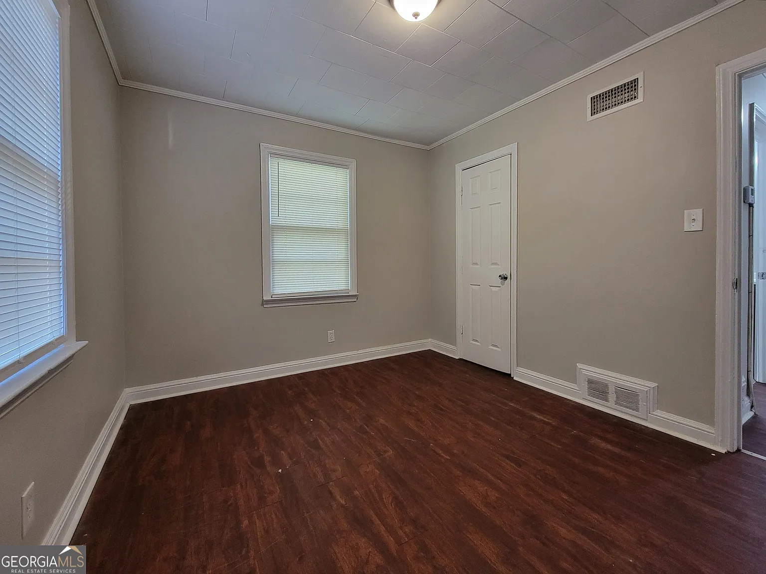2 bed, 1.0 bath, 720 sqft, $1,015 — Photo 4