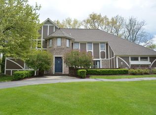 4874 Oak Tree Ct, Brighton, MI 48116
