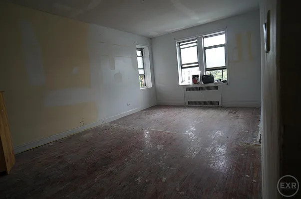 Rented by EXR | media 32