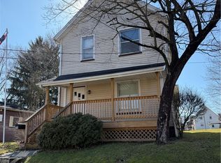 54 Spring St, Struthers, OH 44471