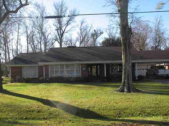 5th image of 204 Greenwood Dr