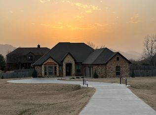 9 NW Eagle Mountain Rd, Lawton, OK 73507
