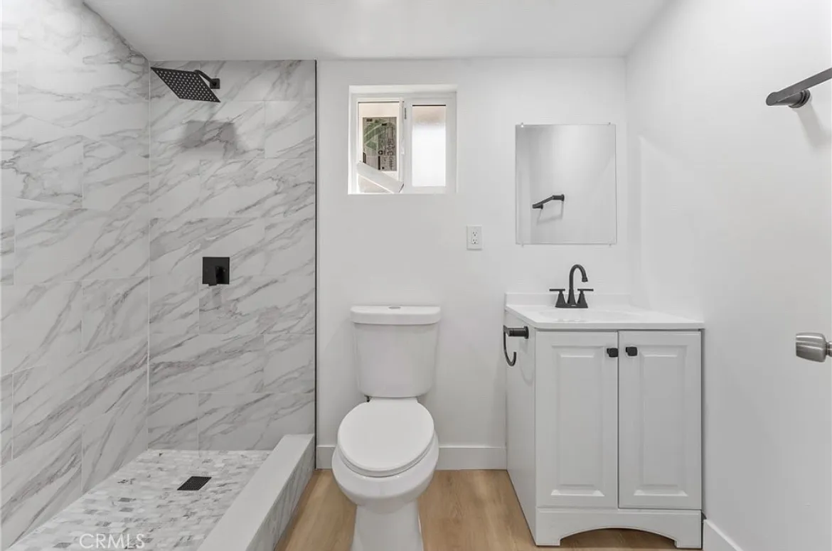 1128 Webster St — Photo 2