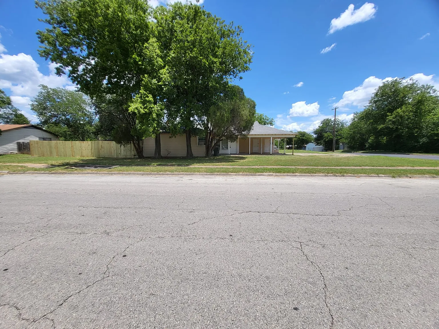 2101_03 Elkins Avenue - 2103 — Photo 2