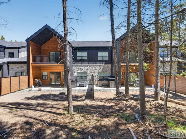 4347 Yeti Ln, Island Park, ID 83429