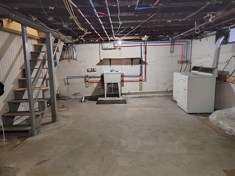85 Main St #1 — Photo 32