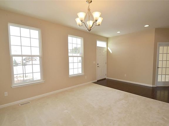 3rd image of 1062 Azzano Cir