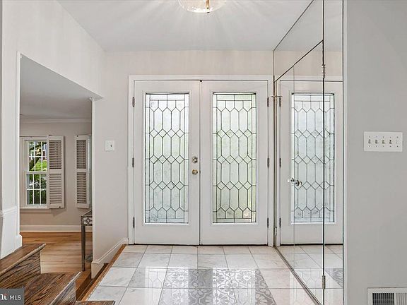 4th image of 11427 Bedfordshire Ave