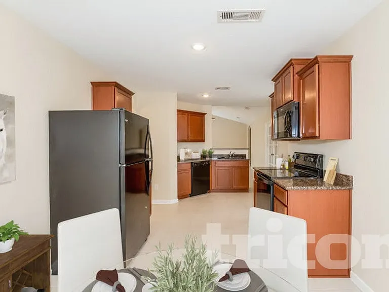 333 Summer Horse Dr — Photo 4