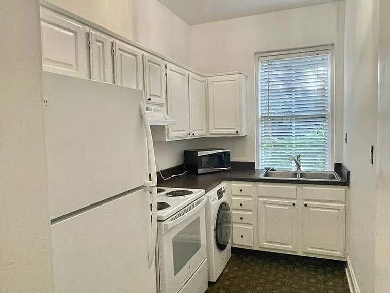 312 E Liberty St #B — Photo 23