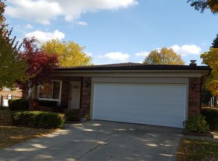 3390 Harmony Dr, Troy, MI