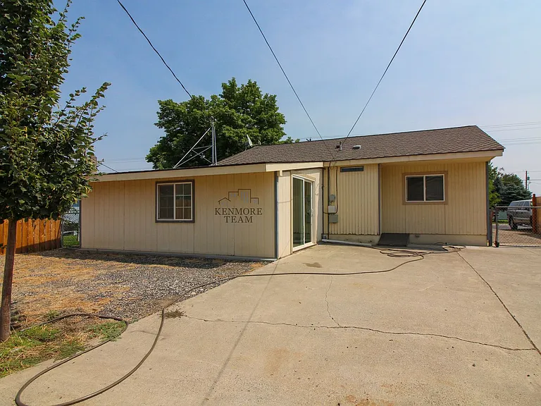 1615 Stevens Dr — Photo 17