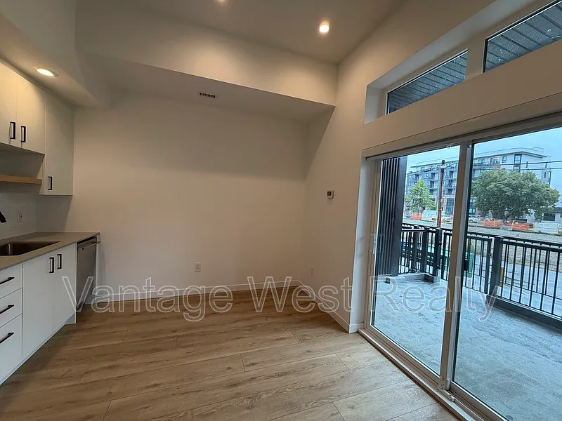 1 bed, 1.0 bath, $1,650 — Photo 2
