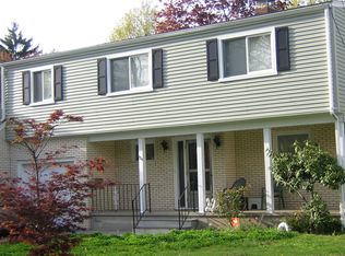 134 Tesiny Cir, Bridgeport, CT 06606