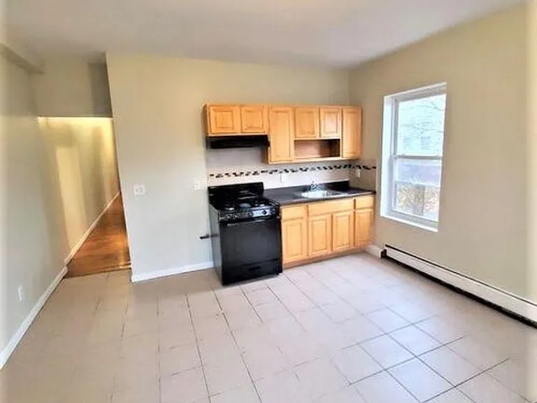 161 S 10th St #3L — Photo 9