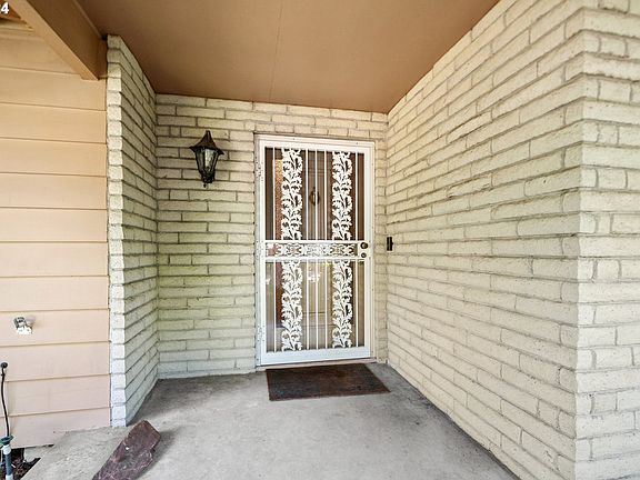 3rd image of 8805 NE 36th St